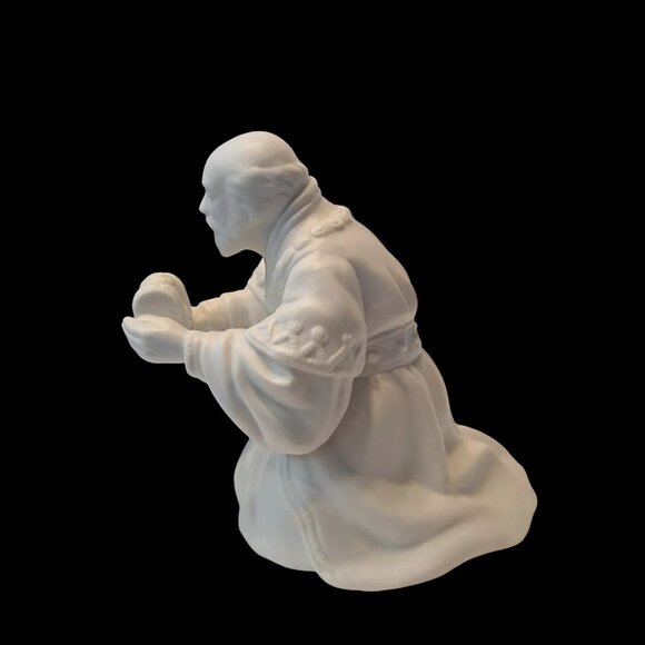 Vintage 1982 Avon Nativity Collectibles The Magi Melchior Porcelain Figurine Box - Picture 10 of 10